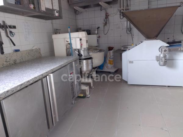 GARD (30) Nîmes (30000) proche au Sud dans villages à vendre 3 Fonds de commerce de boulangerie, pâtisserie, snacking.