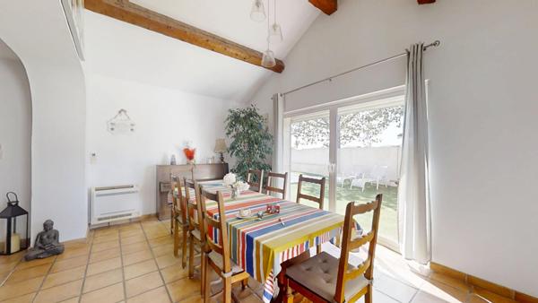 LA FARLÈDE - Propriété de charme de plain-pied avec studio indépendant, piscine et terrain de 10 300 m²