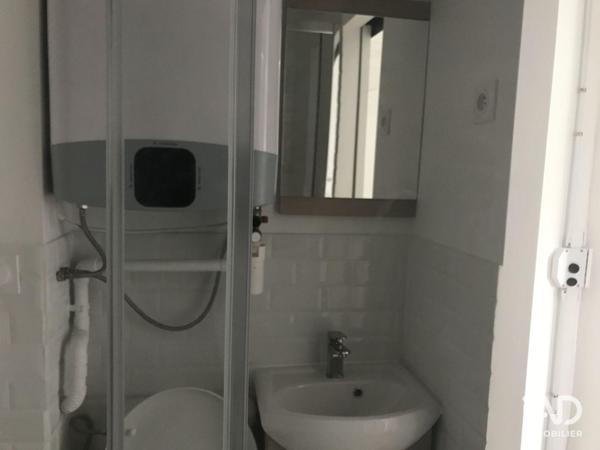 Location appartement 2 pièces 30 m² Paris 18