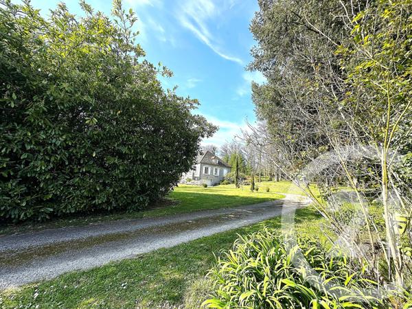 Maison à vendre  8 pièces - 296 m2 LA SOUTERRAINE - 23