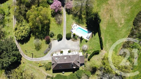Maison à vendre  8 pièces - 296 m 2   LA SOUTERRAINE  - 23