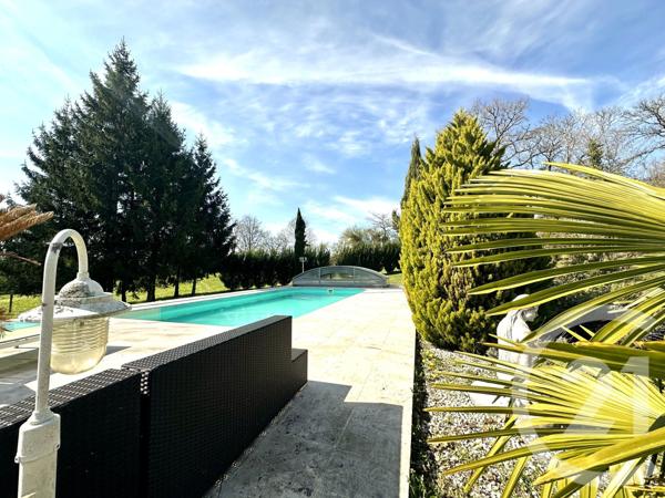Maison à vendre  8 pièces - 296 m2 LA SOUTERRAINE - 23