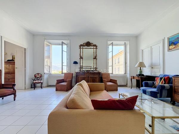 Appartement 7 pièce(s) 4 chambre(s) 135 m²