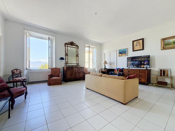 Appartement 7 pièce(s) 4 chambre(s) 135 m²