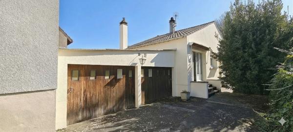 Ensemble de deux maisons à proximité de la gare de Fontainebleau-Avon. 399 000 €