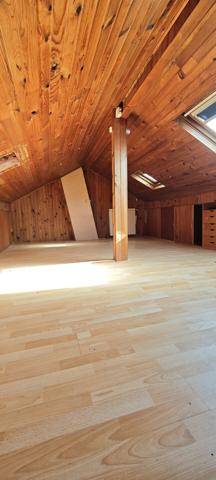 Ensemble de deux maisons à proximité de la gare de Fontainebleau-Avon. 399 000 €