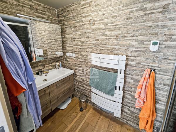 EXCLUSIVITE - SEPTÈMES-LES-VALLONS ? Haut de villa T5  d'environ 113m2