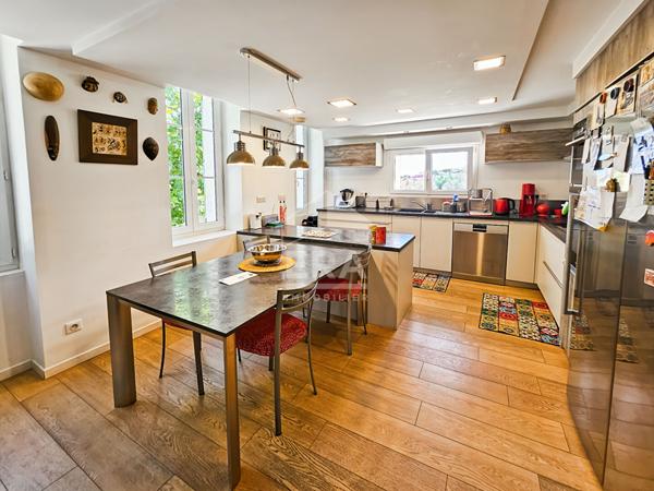 EXCLUSIVITE - SEPTÈMES-LES-VALLONS ? Haut de villa T5  d'environ 113m2