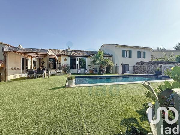 Maison à vendre 10 pièces 250 m² Eyragues