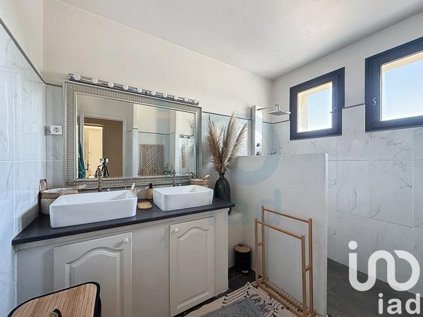 Maison à vendre 10 pièces 250 m² Eyragues