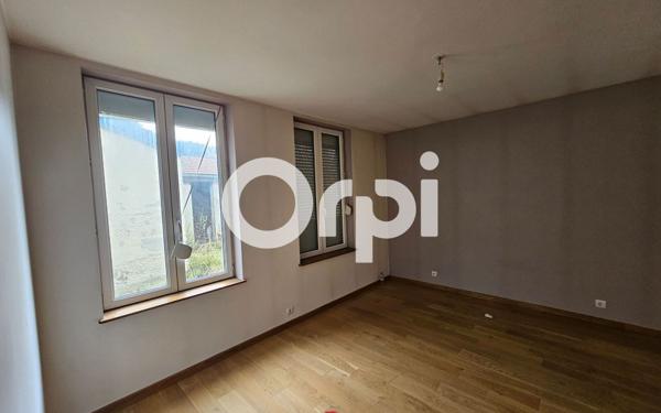 Maison à vendre    3 pièces •  Charmes