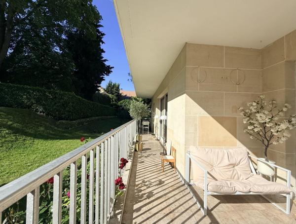 Appartement familial de 115m², rénové, 3 chambres, balcon / terrasse