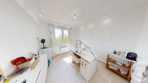 Appartement F4 à vendre  4 pièces - 64,16 m 2   BESANCON  - 25