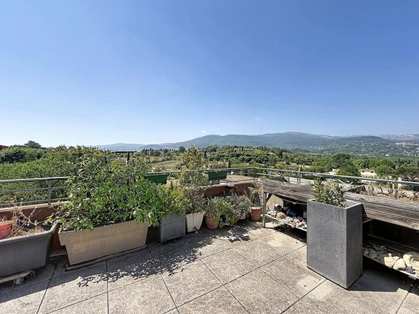 À vendre en Exclusivité ? Rare à Plascassier, appartement duplex en dernier étage avec terrasse de 46 m², vue dégagée et double stationnement