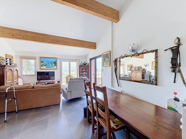À vendre en Exclusivité ? Rare à Plascassier, appartement duplex en dernier étage avec terrasse de 46 m², vue dégagée et double stationnement