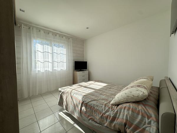 Maison 6 pièces sur parcelle de 2800m² avec garages et piscine