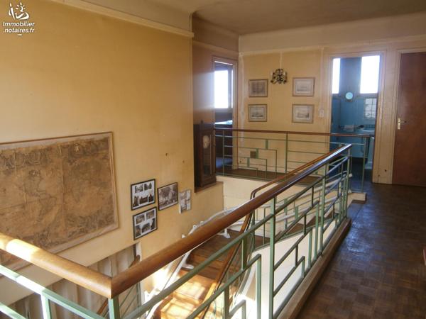 Issy les Moulineaux. Belle maison de ville de 200 m² avec jardin et garage