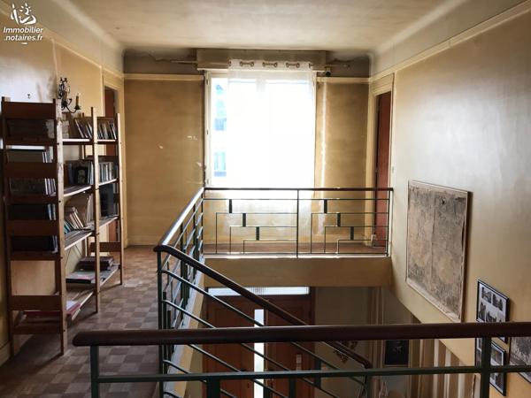 Issy les Moulineaux. Belle maison de ville de 200 m² avec jardin et garage