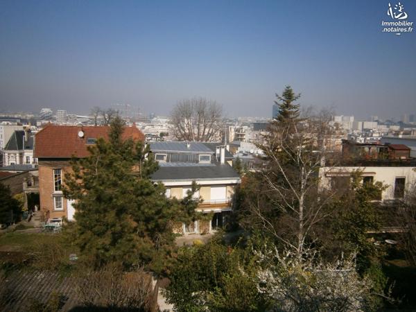 Issy les Moulineaux. Belle maison de ville de 200 m² avec jardin et garage
