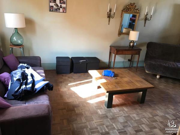 Issy les Moulineaux. Belle maison de ville de 200 m² avec jardin et garage