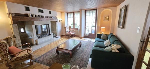 Maison à vendre |  Azerat |  7 pièces | 141 m²