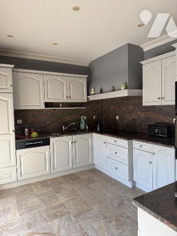 A VENDRE VIAGER OCCUPE LA TRINITE SUR MER MAISON 205 m2 + terrain divisible