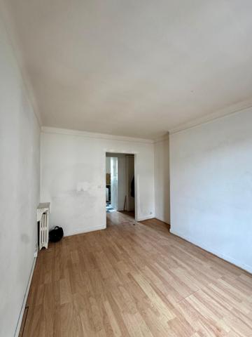 2 pièces à rafraichir a Asnieres sur Seine