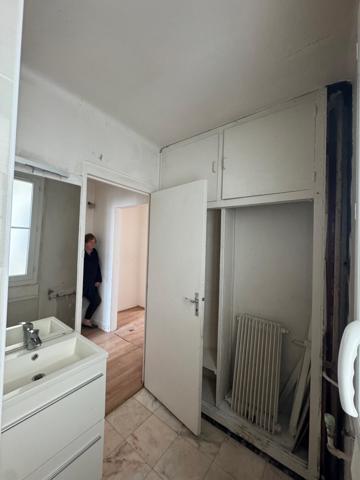 2 pièces à rafraichir a Asnieres sur Seine