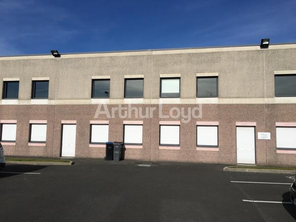 Bureaux à louer Monchy-le-Preux accès immédiat A1 surface rénovée