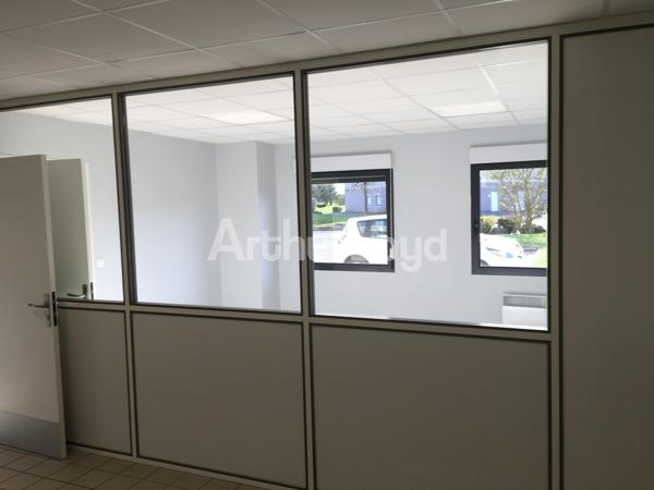 Bureaux à louer Monchy-le-Preux accès immédiat A1 surface rénovée