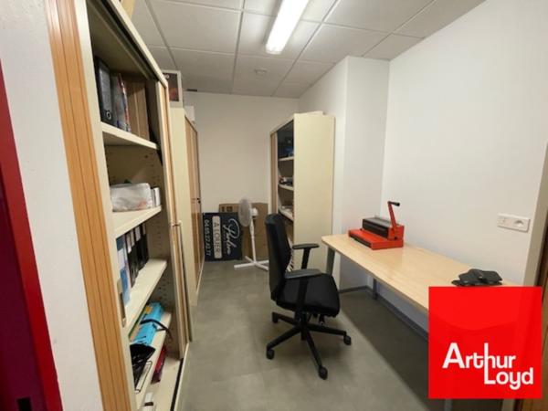 Bureaux à louer en rez-de-chaussée à Montpellier proche tramway et parkings