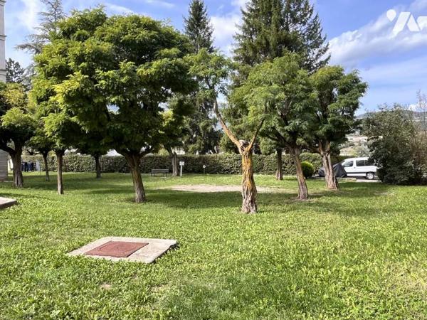 GAP EST AGREABLE T3 EN RDC SURELEVE + GARAGE