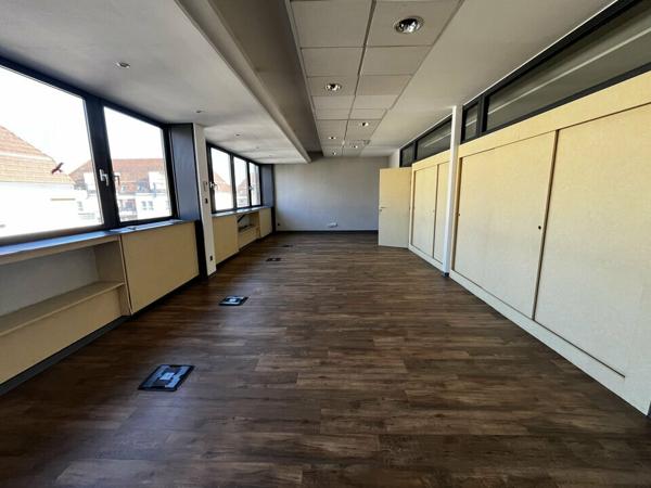 BUREAUX à VENDRE de 367 m²