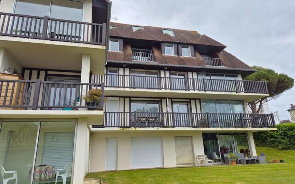 Appartement à vendre    2 pièces • 43 m2 Benerville-sur-Mer
