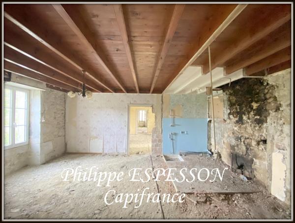 CORPS DE FERME EN PIERRE SUR UN PARC DE 14000 M2 SUR LEVIGNAC DE GUYENNE (47)