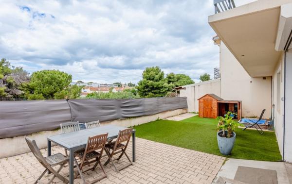Vente Maison totalement réonvée avec goût rénové(e) Beziers   