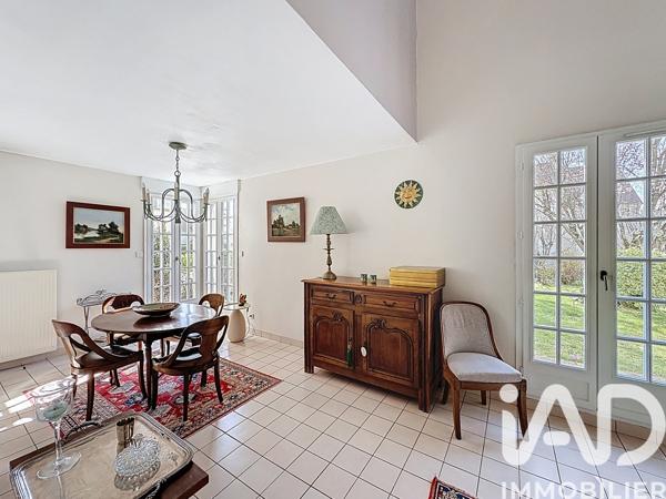 Maison à vendre 8 pièces 170 m² Saint-Rémy-lès-Chevreuse