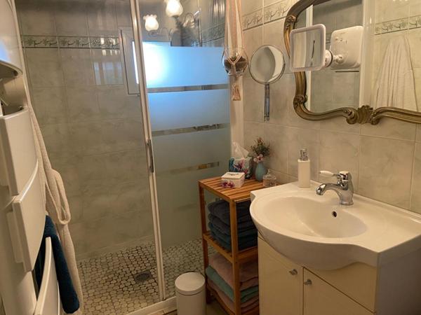 EXCLUSIVITÉ Maison  dans le centre ville de Mornac Sur Seudre 55 m2