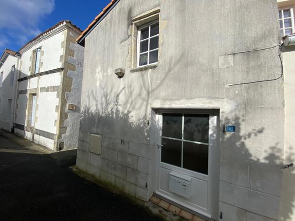 EXCLUSIVITÉ Maison  dans le centre ville de Mornac Sur Seudre 55 m2
