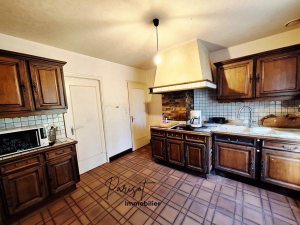 Saint-Julien-l'Ars (86800) Maison familiale 175 m² – 6 chambres – 3000 m² de terrain