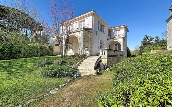 Maison à vendre    7 pièces •  La Rochelle