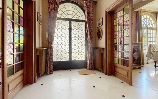 Maison à vendre    7 pièces •  La Rochelle