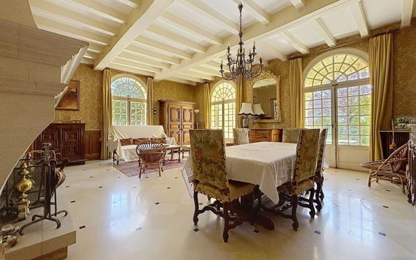 Maison à vendre    7 pièces •  La Rochelle