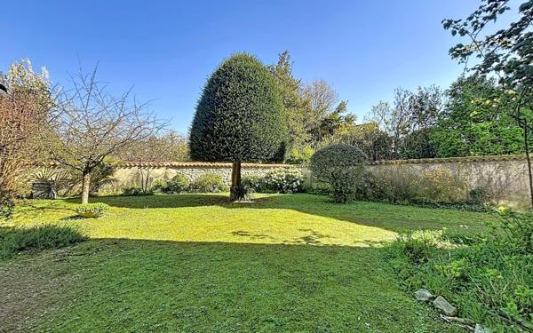 Maison à vendre    7 pièces •  La Rochelle