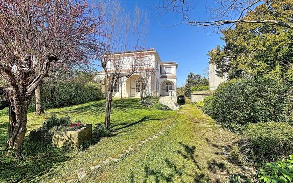 Maison à vendre    7 pièces •  La Rochelle