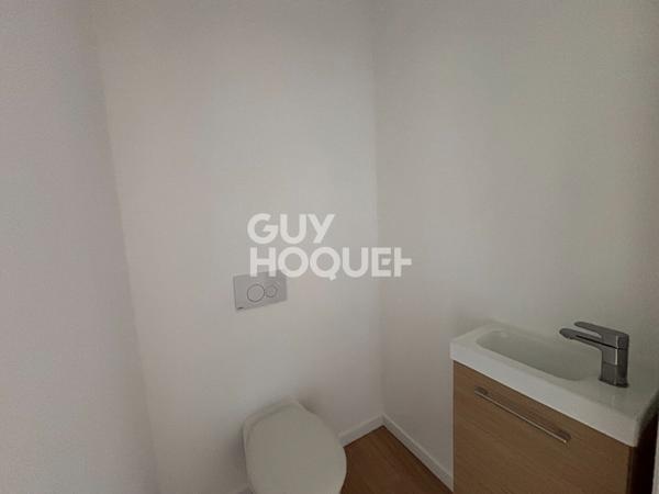 À louer : Très beau Duplex 3 pièces de 85 m²  refait à neuf à Bourg-Achard avec jardin