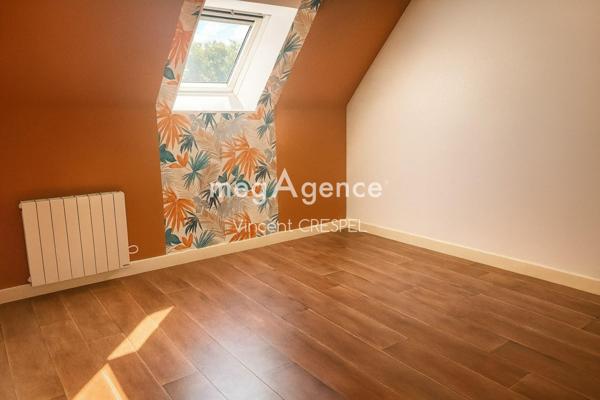 Maison à AMBRIERES-LES-VALLEES, 53300 - 6 pièces 146m²