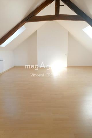 Maison à AMBRIERES-LES-VALLEES, 53300 - 6 pièces 146m²