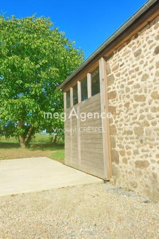 Maison à AMBRIERES-LES-VALLEES, 53300 - 6 pièces 146m²