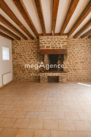 Maison à AMBRIERES-LES-VALLEES, 53300 - 6 pièces 146m²